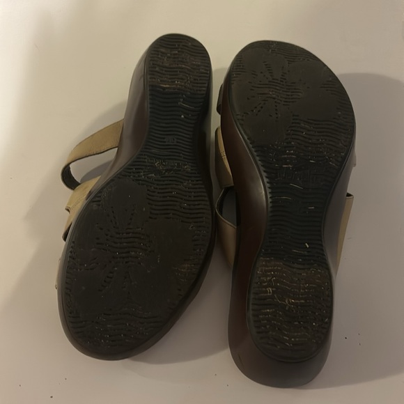 Dansko Wedge Sandals Size 37 - Picture 2 of 4